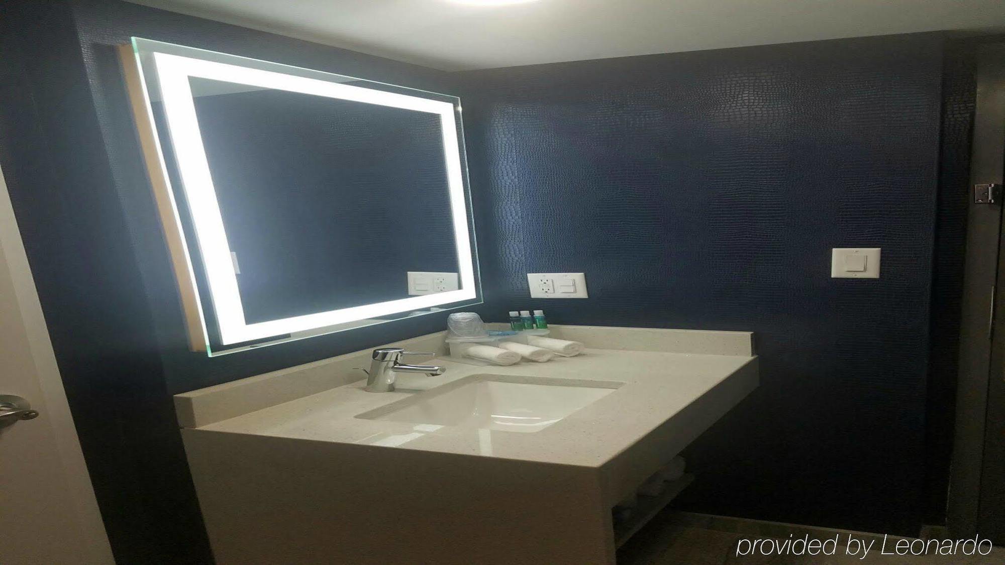 Holiday Inn Express - Williamsburg Busch Gardens Area By Ihg Extérieur photo